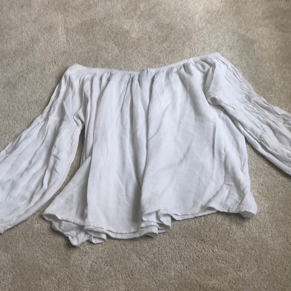white off-the-shoulder shirt - Picture 2 of 2